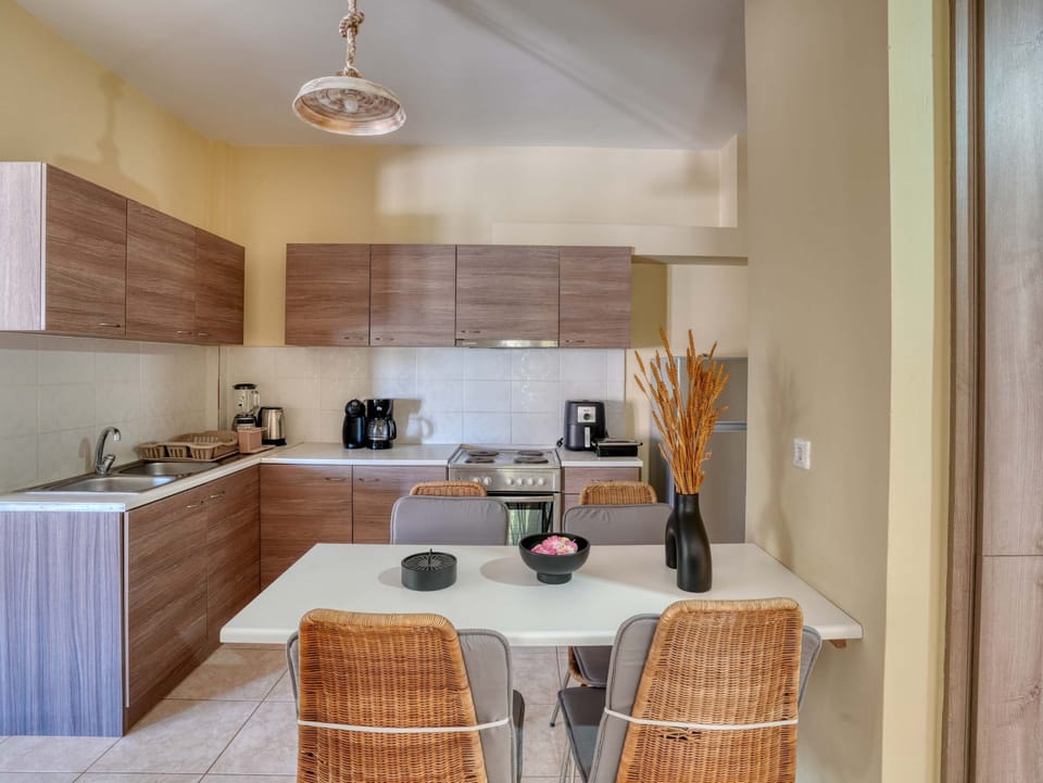 House, Smoking | 3 bedrooms, Internet