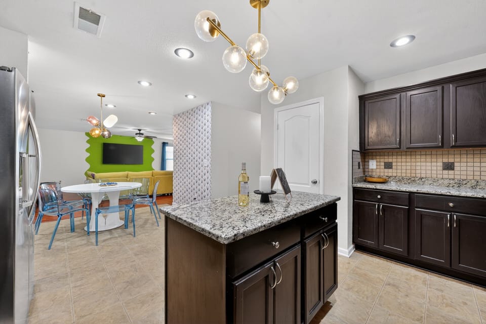 House, 5 Bedrooms | Private kitchen | Coffee/tea maker, fridge, oven, toaster