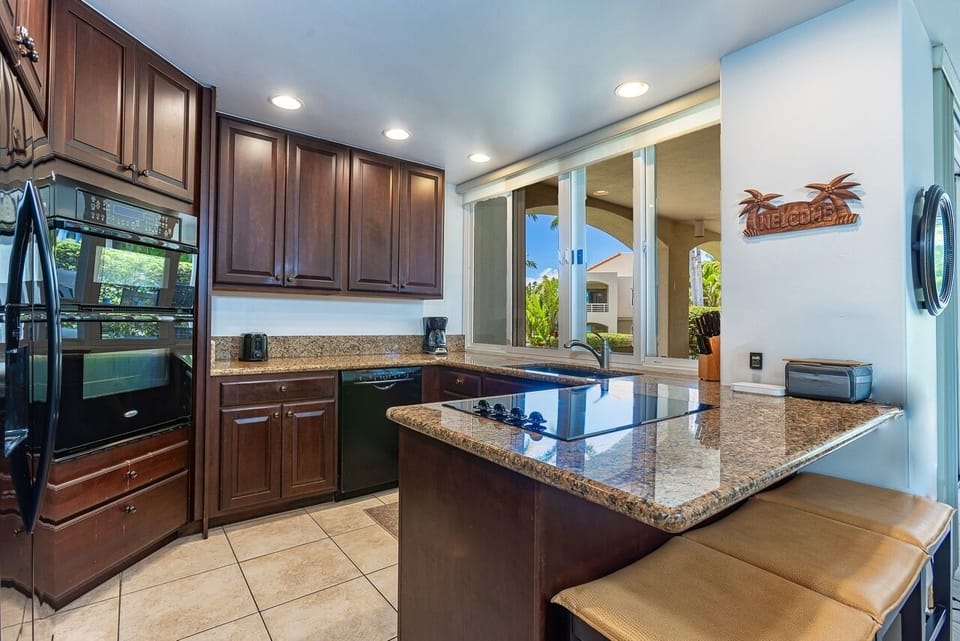 Condo, 1 Bedroom | Private kitchen | Coffee/tea maker, fridge, oven, toaster