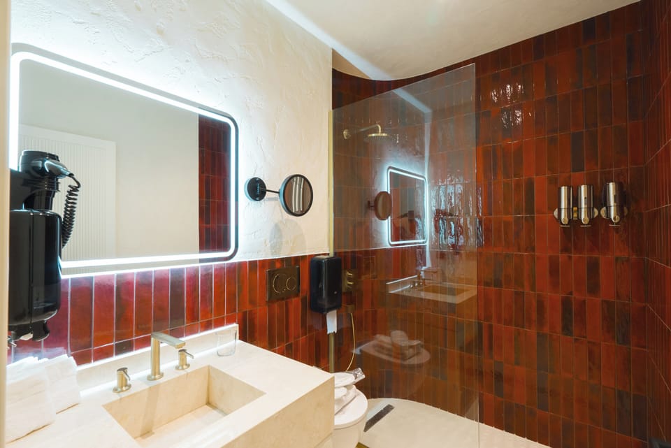 Standard Room, City View | Bathroom | Shower, hair dryer, slippers, towels