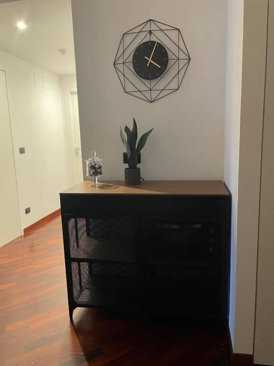 Deluxe Room, City View | Interior