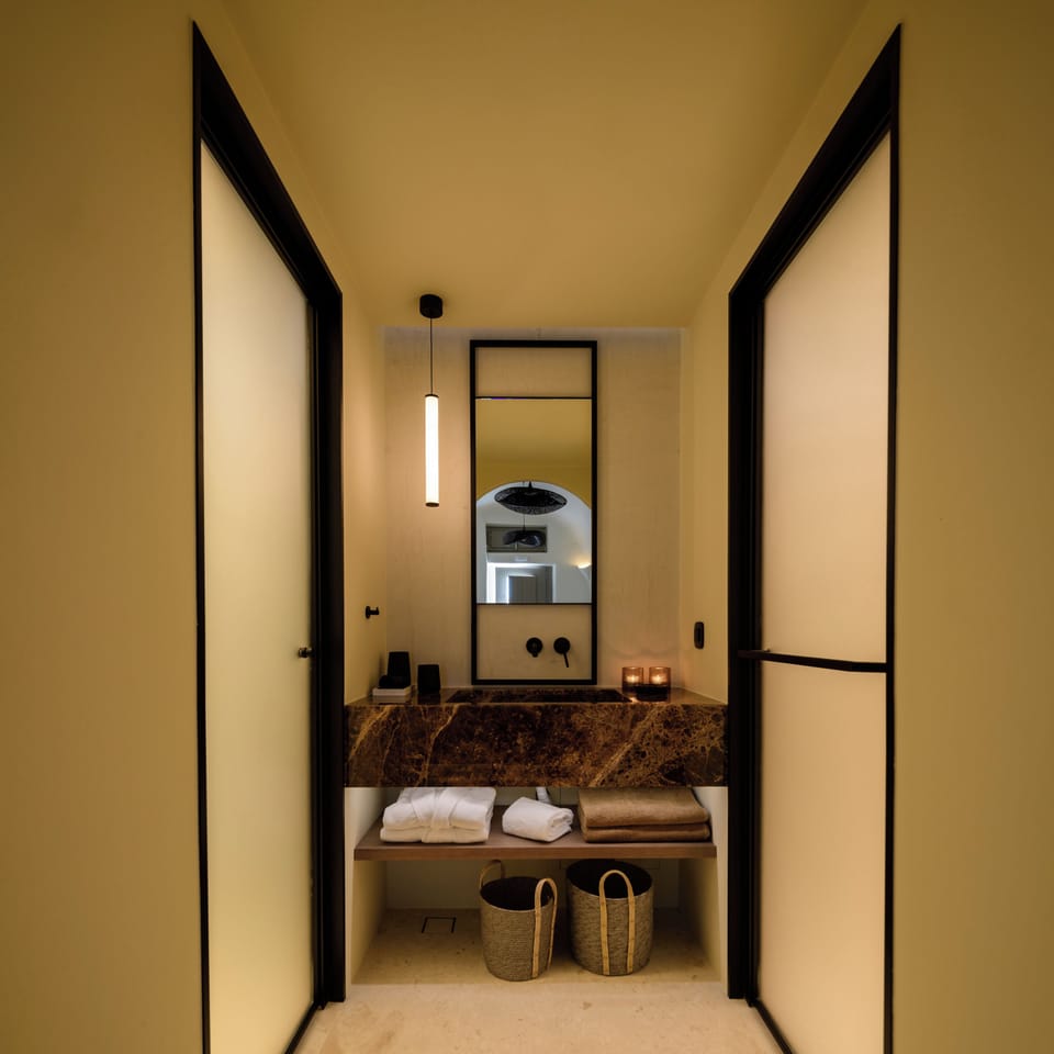 Bathrobes, slippers, bidet