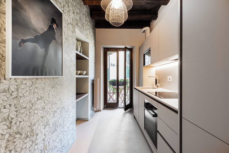 Deluxe Apartment, Balcony A3 | Private kitchen | Coffee/tea maker, fridge, microwave, oven