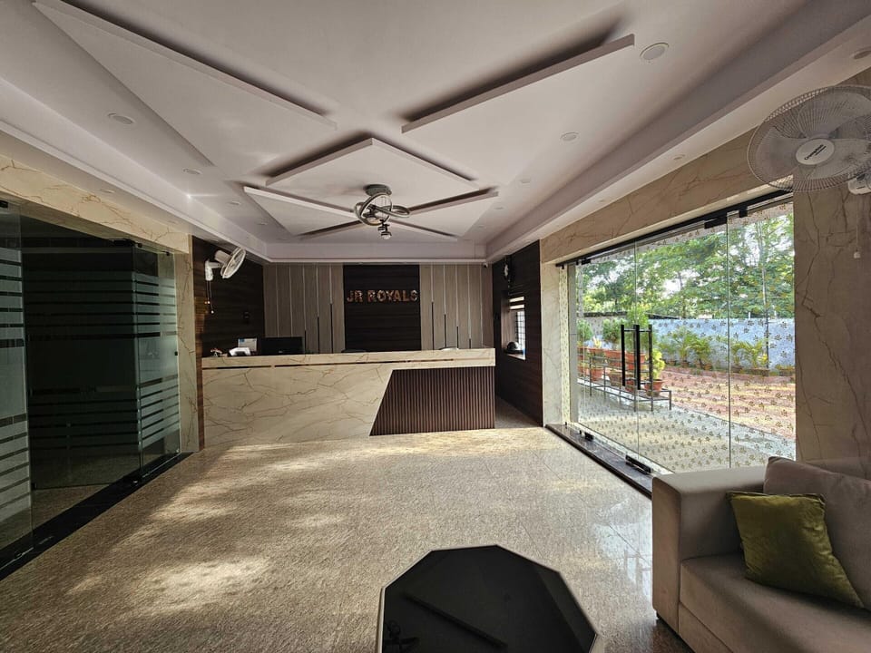House | Lobby