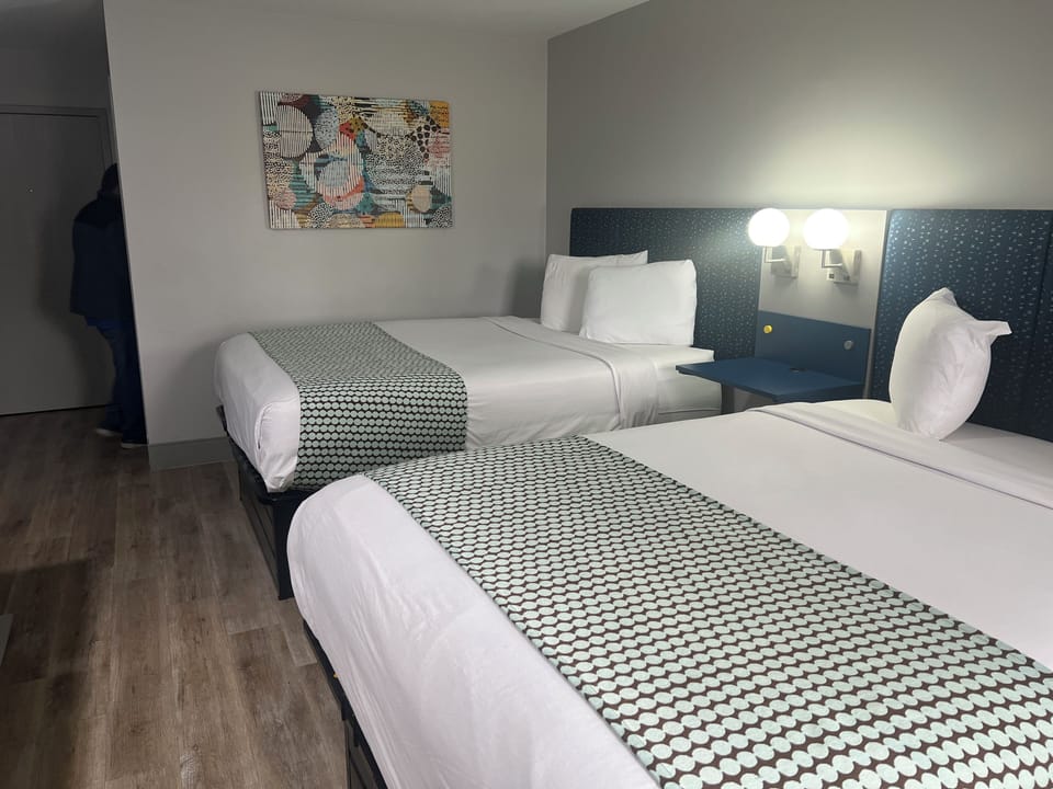 Basic Double Room | Desk, iron/ironing board (on request), WiFi (free)