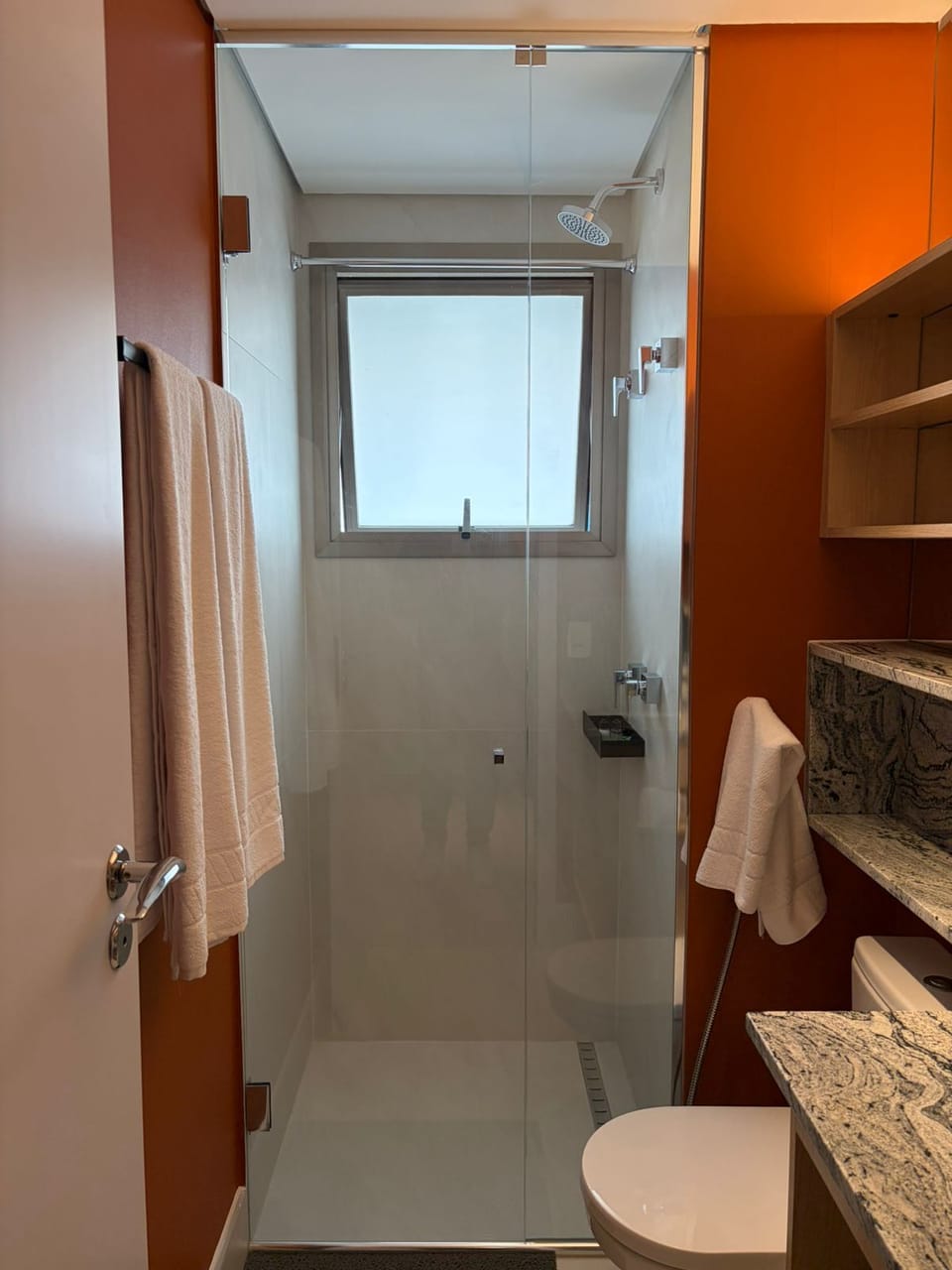 Deluxe Studio, 1 Queen Bed, Pool View | Bathroom | Shower, hair dryer, towels, toilet paper