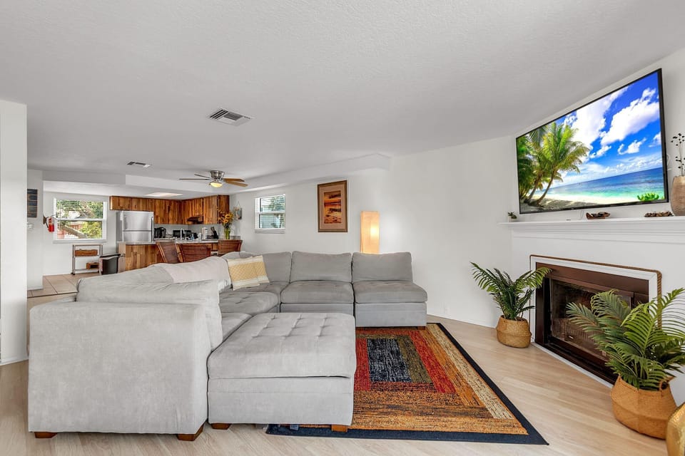 House, Multiple Beds (Beach Blast Retreat) | Living area