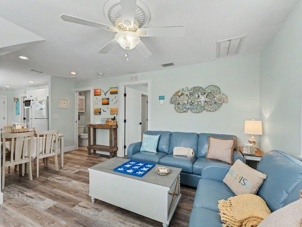 House, Multiple Beds (Sunset Paradise) | Living area