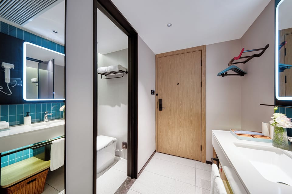 Luxury Quadruple Room, 2 Double Beds, Housekeeping, City View | Premium bedding, down comforters, pillowtop beds, minibar (free items)