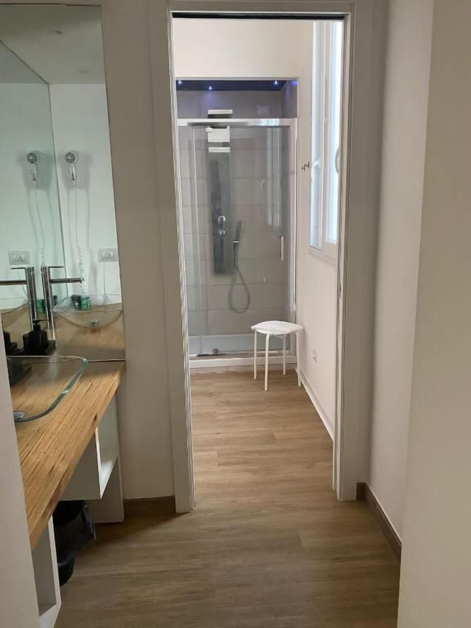 Superior Quadruple Room, Balcony, City View | Bathroom | Slippers