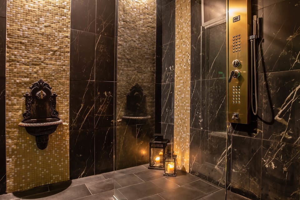 Hot tub, steam room, Turkish bath, body treatments, hydrotherapy