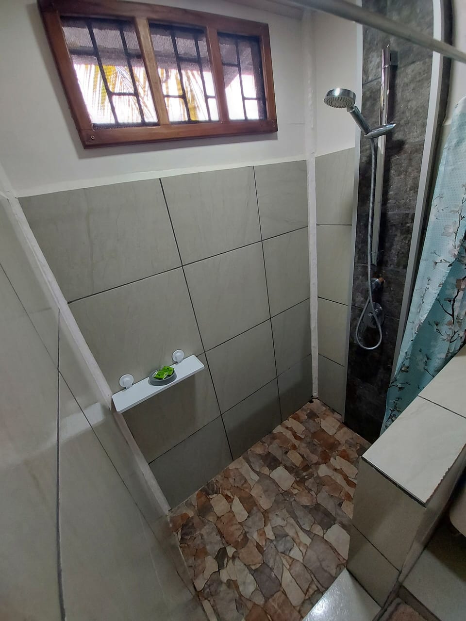 Double Room | Bathroom | Shower, towels
