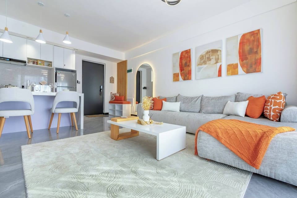 Apartment, 1 Bedroom, Balcony | Living area