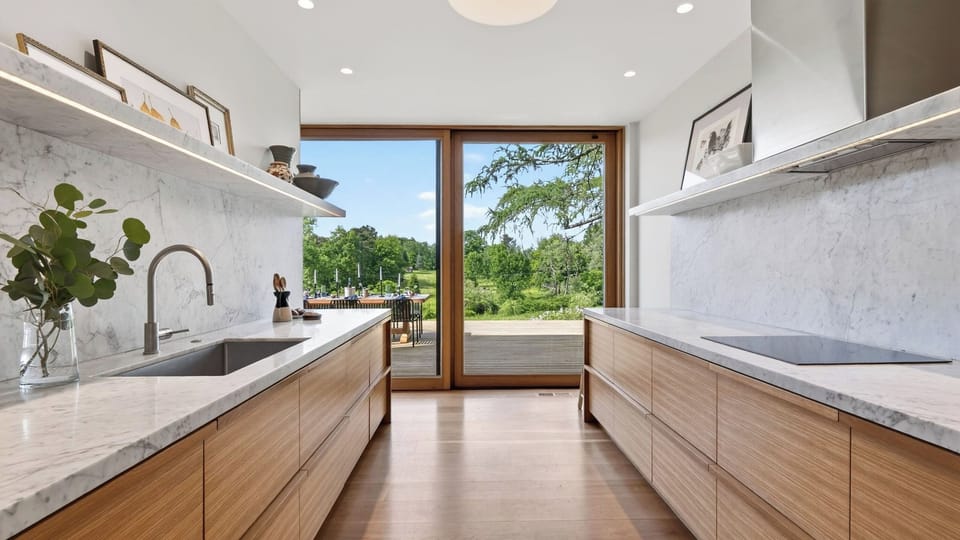 House (6 Bedrooms) | Interior