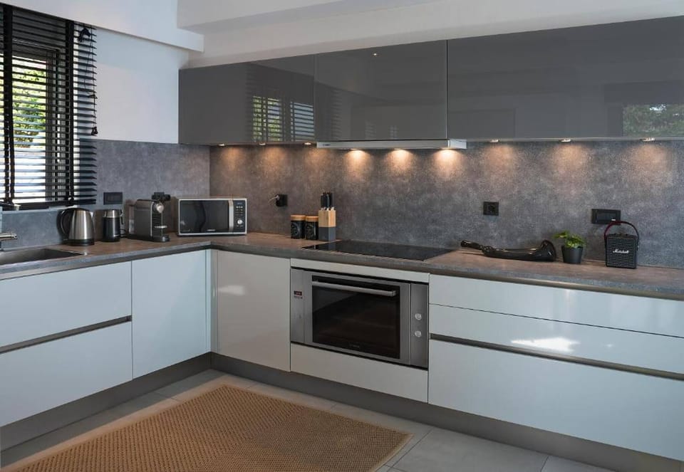 Villa, 4 Bedrooms, Smoking, Private Pool | Interior