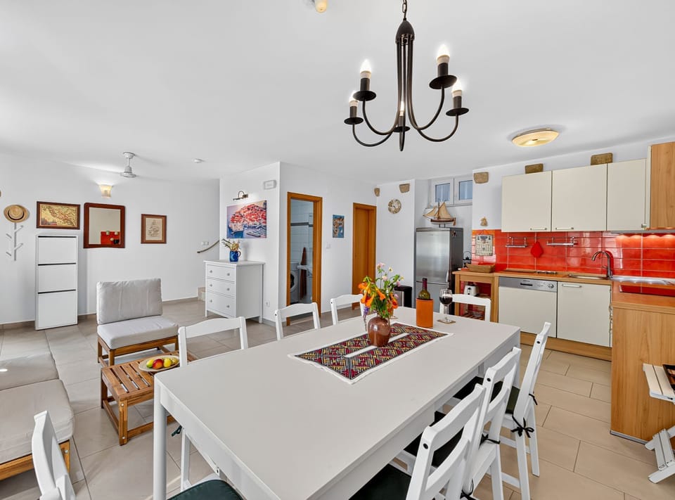 Villa (Villa Dabo with sea view) | Dining room