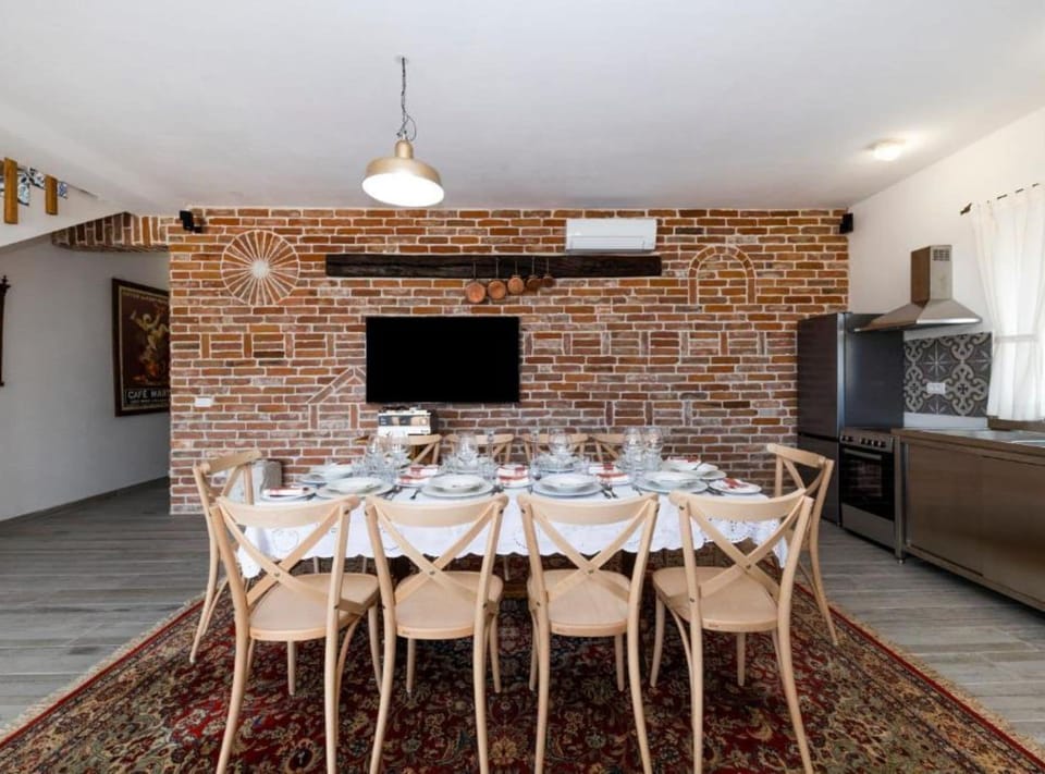 Villa (Villa Panda with pool and sea view) | Dining room