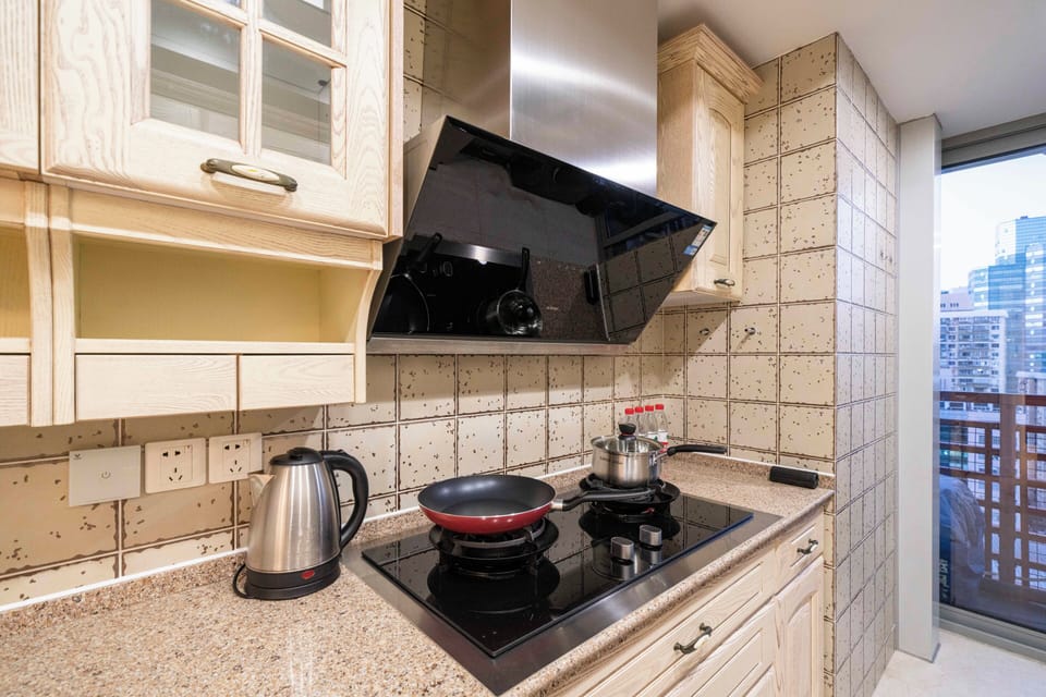 Superior Apartment, 2 Bedrooms, Non Smoking, City View | Private kitchen