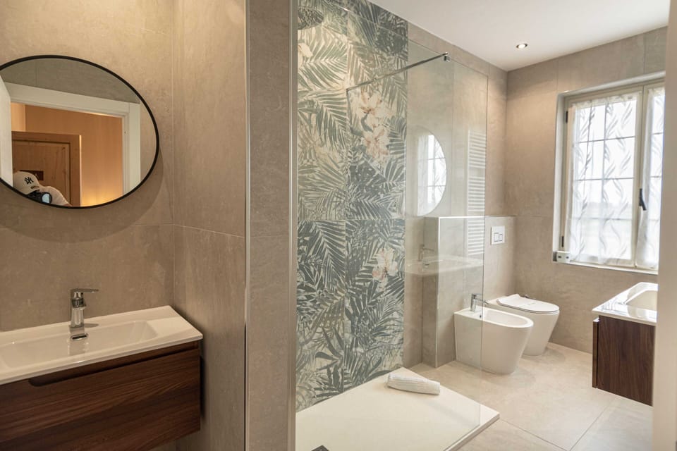 Standard Quadruple Room, Garden View | Bathroom | Shower, free toiletries, hair dryer, bidet