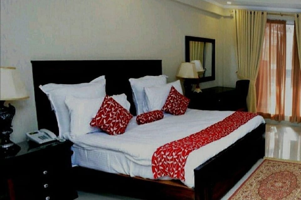 Standard Room, Balcony | Premium bedding, desk, laptop workspace, blackout drapes