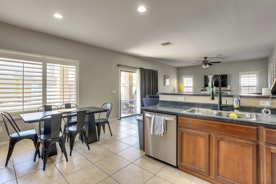 House (4 Bedrooms) | Interior