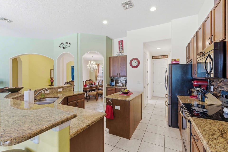 House, Multiple Beds, Pool View (A Magical Villa) | Private kitchen