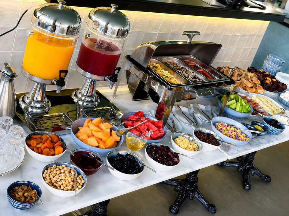 Free daily buffet breakfast