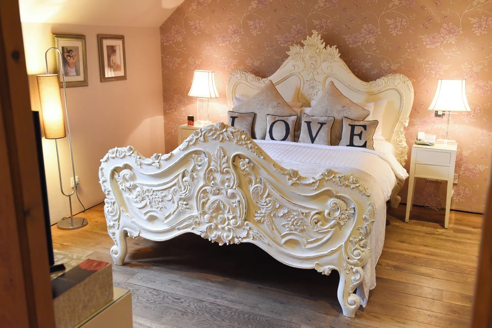 Junior Double Room | In-room safe, individually decorated, individually furnished, desk