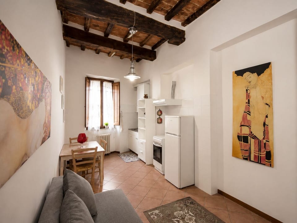Family Apartment, City View | Private kitchen