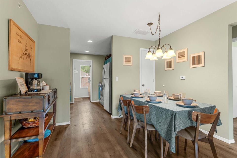 Condo, Multiple Beds, Mountain View (The Vista Condo) | Dining