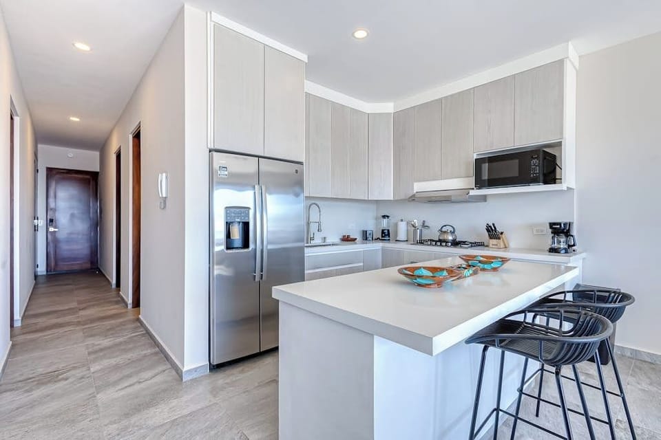 Apartment, 2 Queen Beds, Ocean View (Whale Song Retreat) | Private kitchen