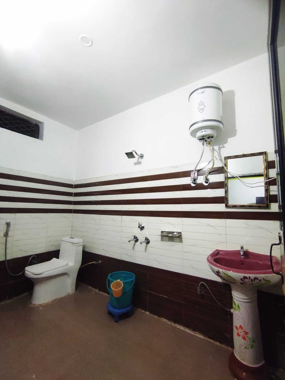 Standard Quadruple Room, Hill View | Bathroom | Shower, towels, soap, shampoo