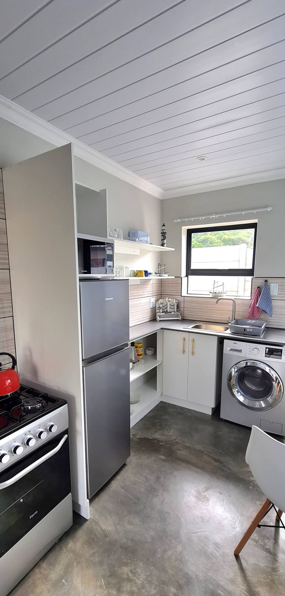 Apartment, 2 Bedrooms, Accessible, Smoking | Laundry
