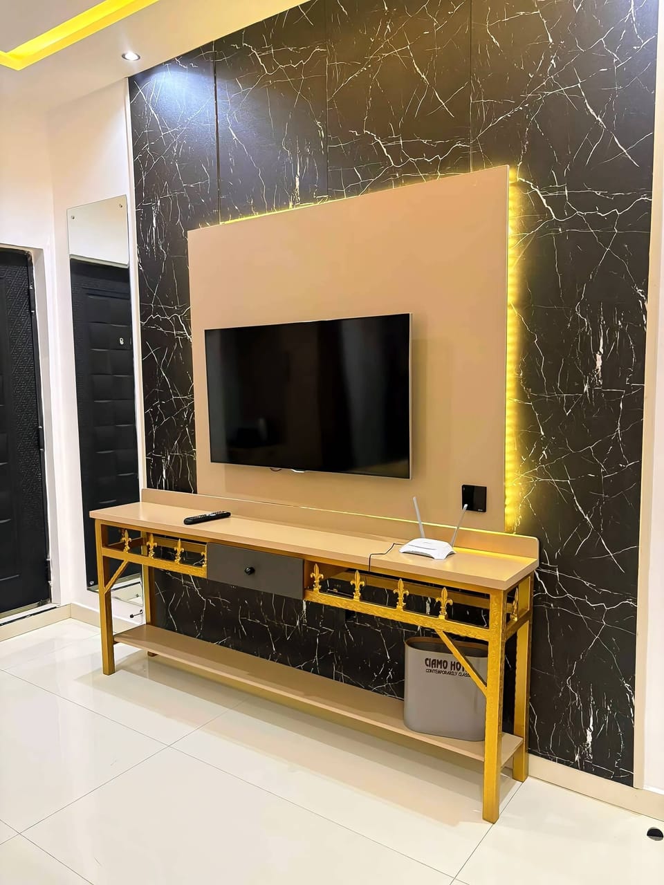 Deluxe Single Room, City View | Interior