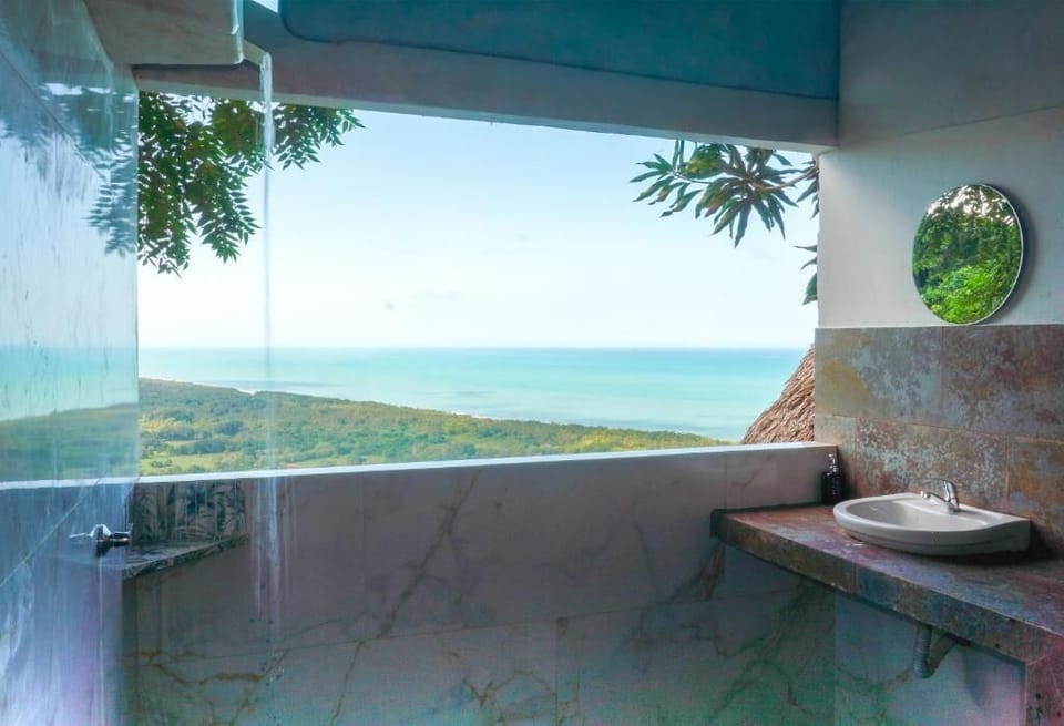 Deluxe Double Room, Balcony, Ocean View | Bathroom