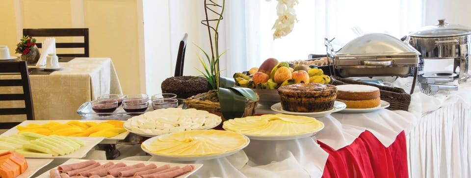 Daily buffet breakfast for a fee