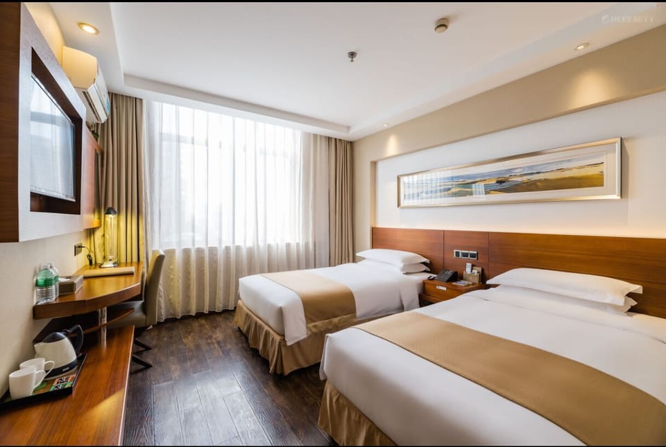 Comfort Twin Room | Blackout drapes, iron/ironing board (on request), WiFi (free)