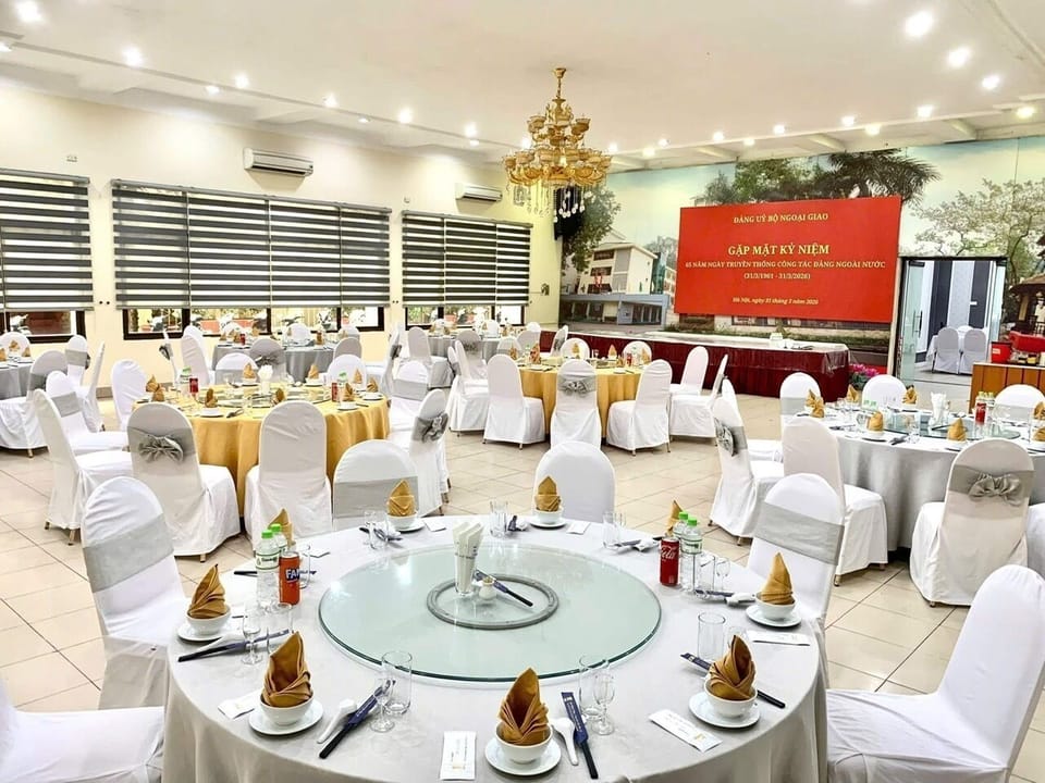 Banquet hall