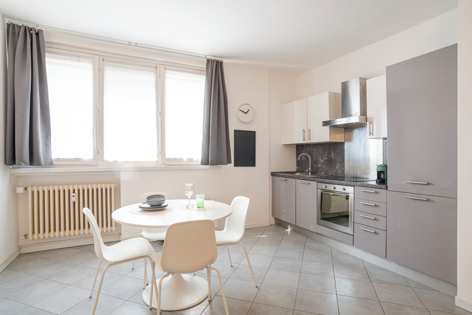 Family Apartment, 1 Bedroom, Air conditioning (Franklin's House Como) | Private kitchen