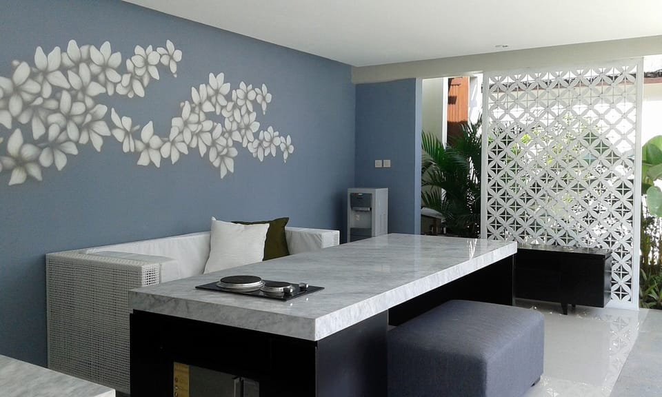 Villa Sibentang 1BR | Desk, WiFi (free), bed sheets