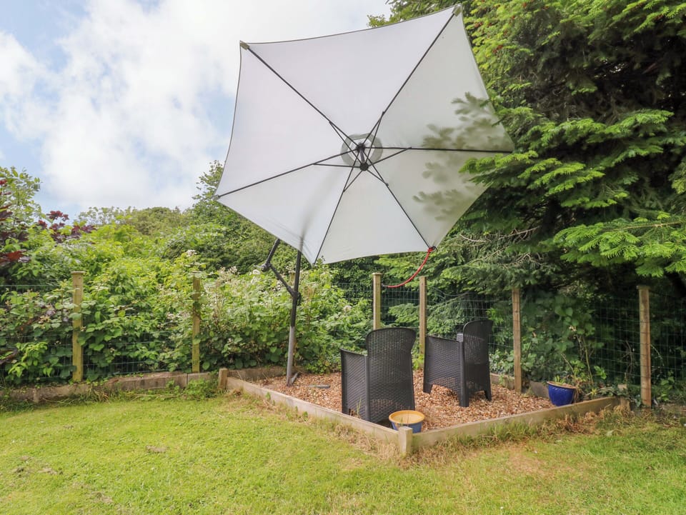 Cottage | Property grounds