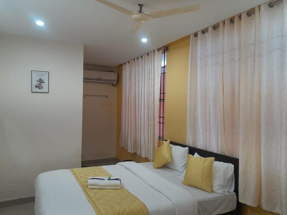 Deluxe Room | WiFi (free), bed sheets