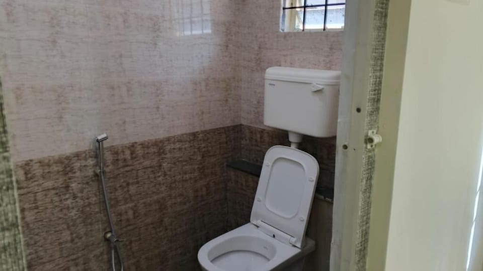 Shower, towels, soap, shampoo