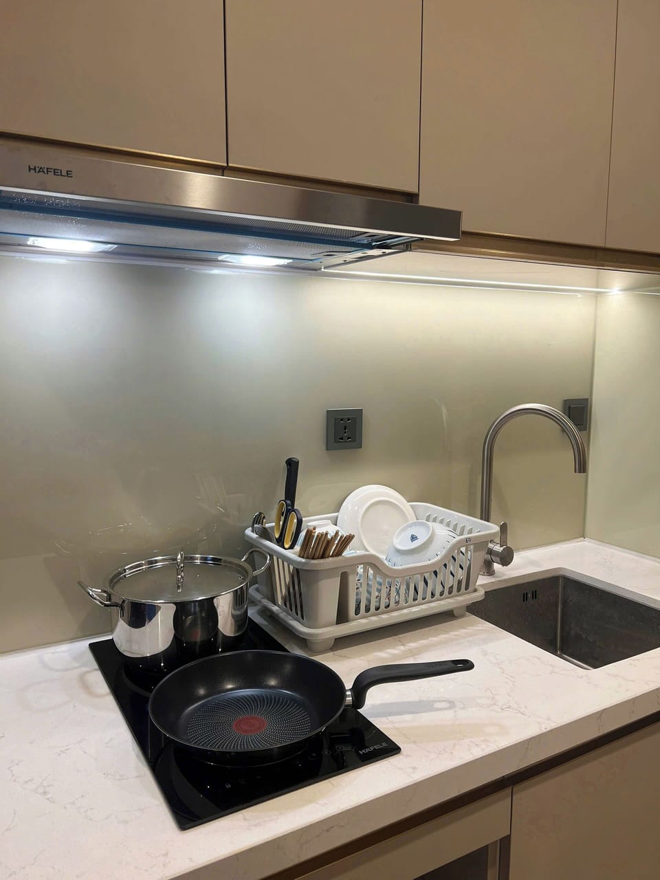 Apartment, 1 Bedroom, Balcony | Private kitchen | Fridge, microwave, stovetop, cookware/dishes/utensils