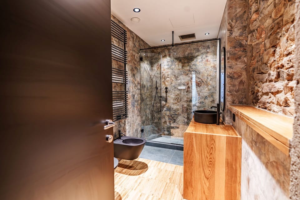 Exclusive Suite | Bathroom