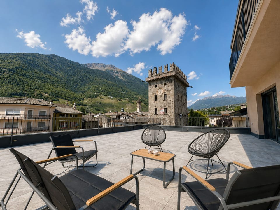Deluxe Suite, Mountain View | Terrace/patio