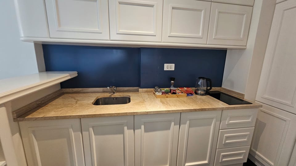 Luxury Suite, Balcony, Sea View | Private kitchen