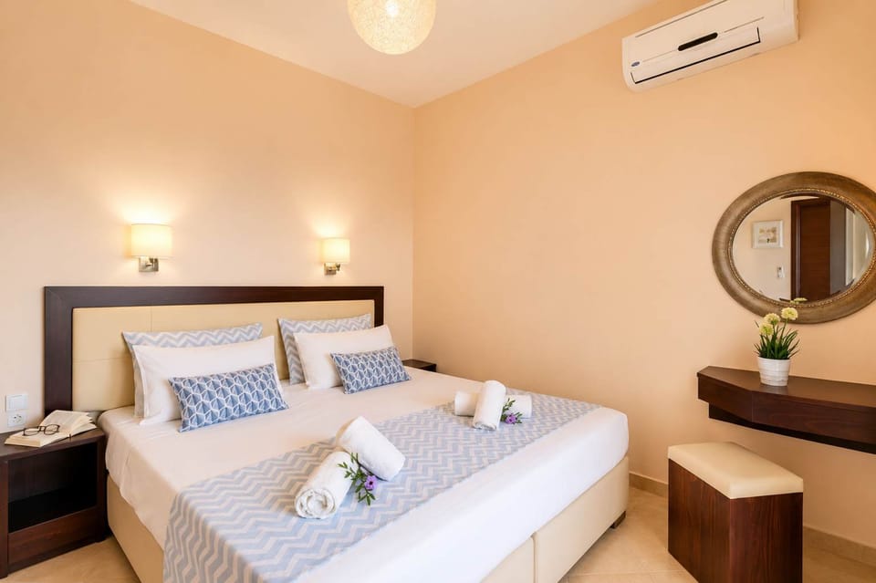 House, Smoking | 2 bedrooms, Internet
