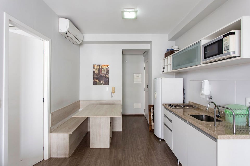 Comfort Apartment | Private kitchen | Fridge, microwave, stovetop, cookware/dishes/utensils