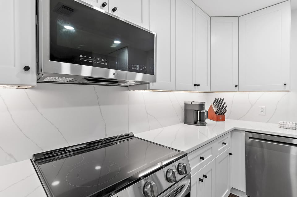 House, Multiple Beds (Emerald Hideout) | Private kitchen